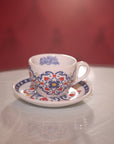 Tazza da cappuccino con decoro maiolicato
