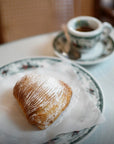 Tazzina da caffè in ceramica con piattino