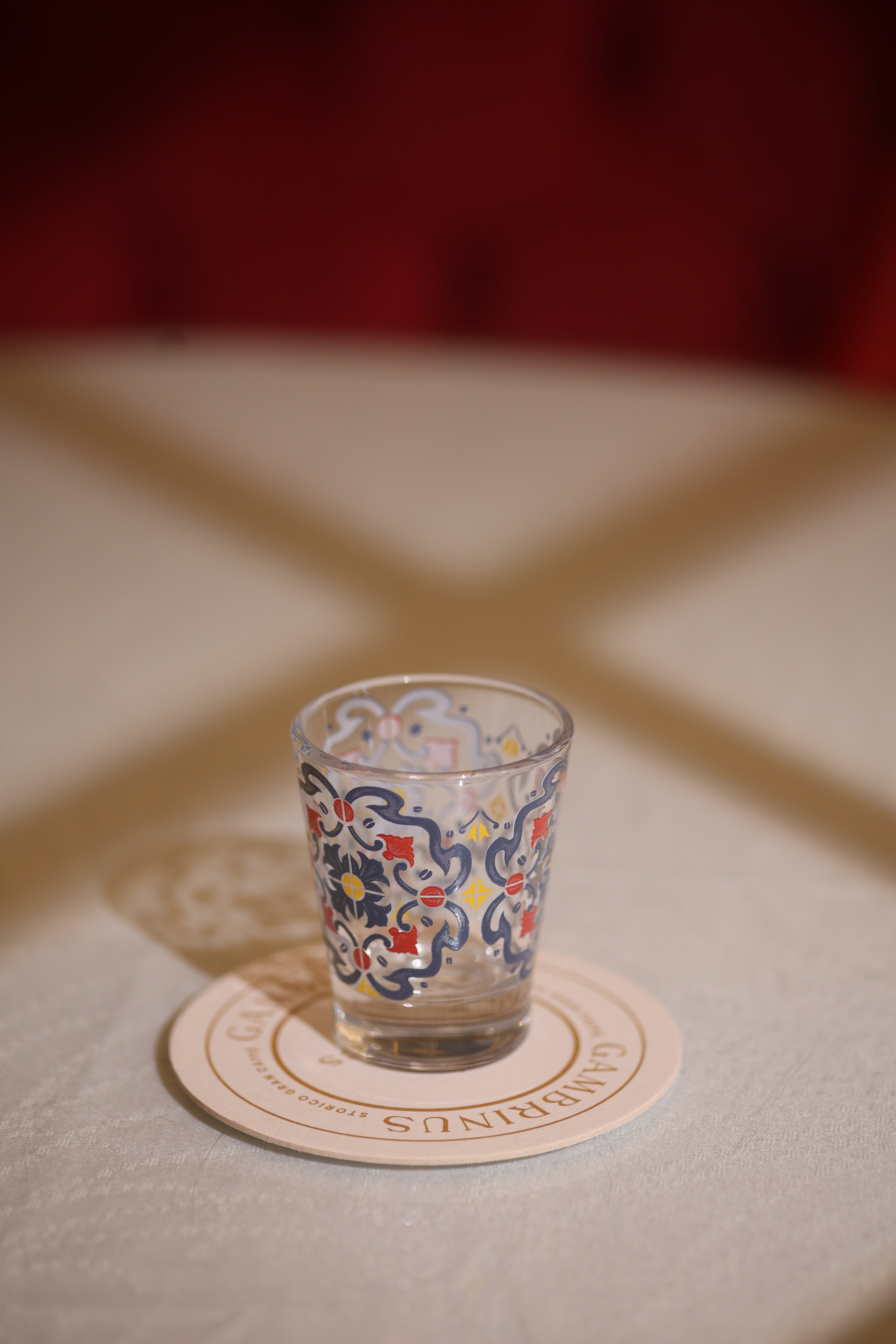 Bicchiere da caffè in vetro - decoro maiolicato