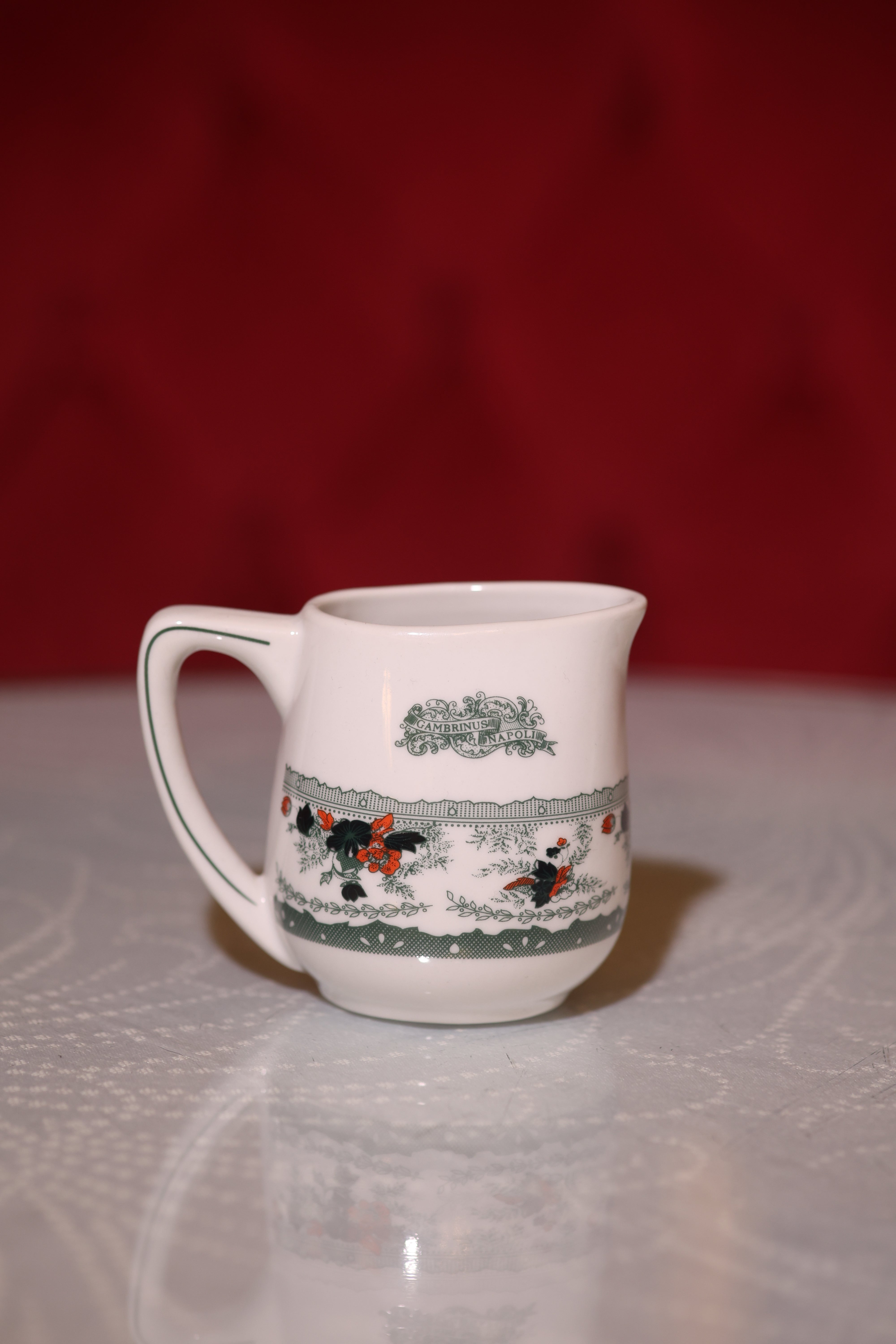 Lattiera in ceramica